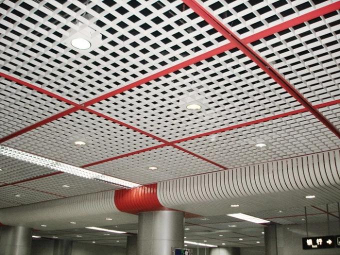 吸音力のアルミニウム ベニヤのパネルの塗られる装飾的な天井のタイル ロール