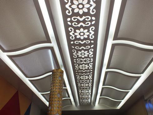 金属の地下鉄メトロ・ステーションのためのアルミニウム ストリップの版のバッフル クリップ平野の天井板