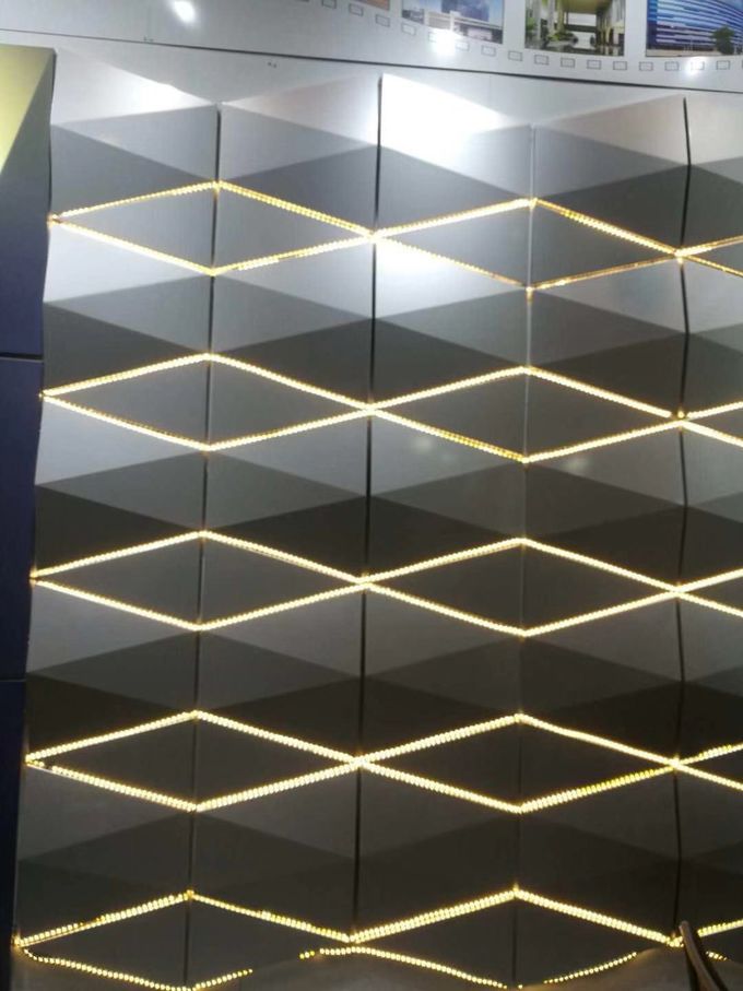 3D設計LEDの照明装飾が付いているアルミニウム合成のパネルの壁のクラッディング材料